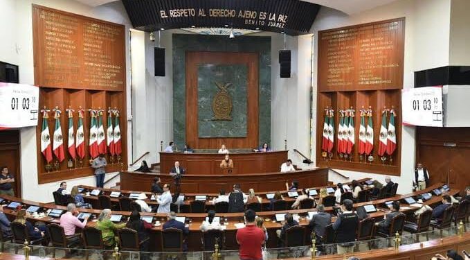 Congreso de Sinaloa dará trámite a nueva licencia de Rocha; sigue pendiente quién quedará al frente del estado