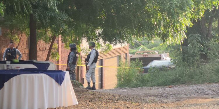 Tres personas, entre ellas un menor, resultan lesionadas durante ataque a tiros en Lomas de Tamazula