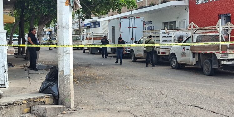 Mujer resulta herida de bala tras ser atacada por sujetos en motocicleta en el Centro de Culiacán