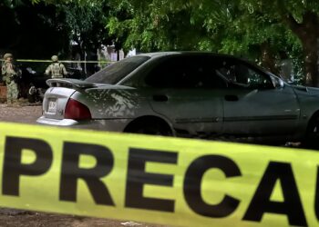 Asesinan a un hombre dentro de un automóvil en la colonia Progreso de Culiacán