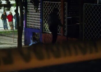 Asesinan a balazos a joven en calles de la colonia Lázaro Cárdenas, en Culiacán