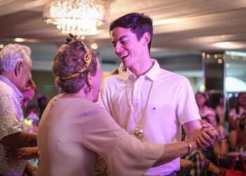 Al ritmo de los años 70, DIF Bienestar Culiacán celebra a sus abuelitas y abuelitos