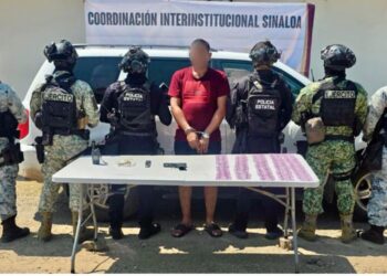Policías Estatales detienen a 16 personas, aseguran armamento y explosivos, en operativos en Sinaloa