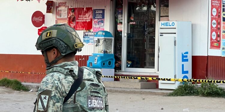 Asesinan a balazos a vendedor de tortillas dentro de una tienda de abarrotes en Culiacán