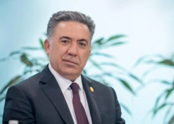 Morena marca distancia de Enrique Inzunza y revisará su permanencia en el partido