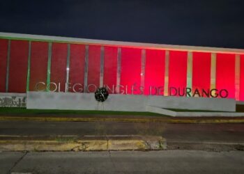 Dejan corona fúnebre y pintan amenaza en colegio privado de Culiacán