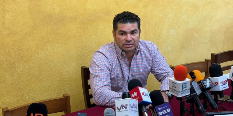 “Estaré entre los seis finalistas”, afirma Rodolfo Valenzuela tras reunión de Morena