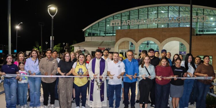 Se inaugura la monumental Arena Badiraguato con triunfo de Tebacas