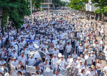 Culiacán alza la voz por la paz: cientos marchan tras dos años de violencia