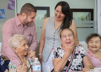José Paz López convive con adultos mayores de Badiraguato y refrenda compromiso por su bienestar