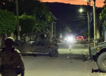 Atacan a balazos a dos personas que viajaban en un Razer al norte de Culiacán