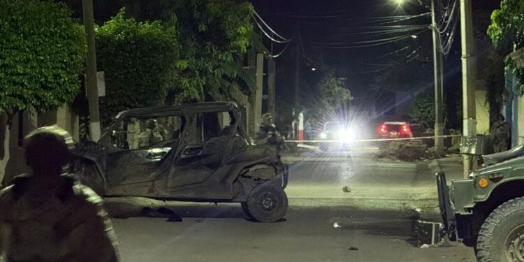 Atacan a balazos a dos personas que viajaban en un Razer al norte de Culiacán