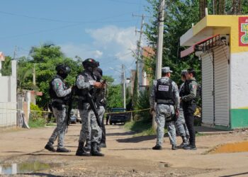 Asesinan a balazos a dos hombres dentro de un autolavado en Los Ángeles, Culiacán