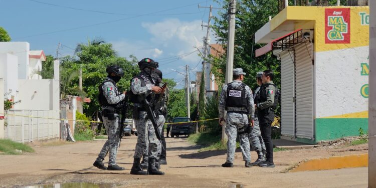 Asesinan a balazos a dos hombres dentro de un autolavado en Los Ángeles, Culiacán