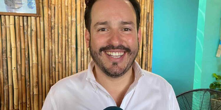 UIF bloquea cuentas de exsecretario de Economía de Sinaloa y empresas relacionadas