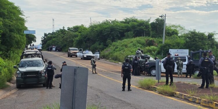 Enfrentamiento y persecución deja cuatro detenidos al norte de Culiacán