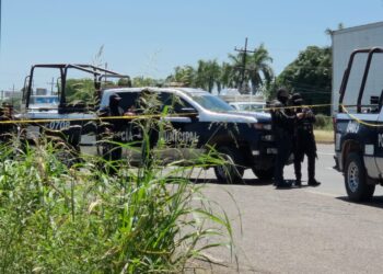 Localizan asesinado a balazos a un hombre junto a la carretera Culiacán-Eldorado