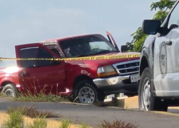 Mujer es asesinada a balazos mientras circulaba por puente de Infonavit Humaya