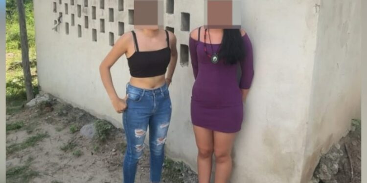 Marina localiza a dos personas presuntamente privadas de su libertad, así como vehículos y armamento en Sinaloa