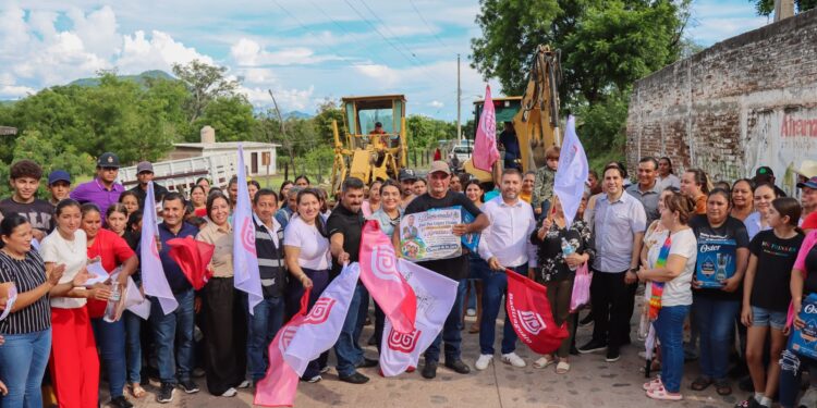 “Tenemos el compromiso de atender a todas las comunidades de Badiraguato”: José Paz López da banderazo de obra pública y entrega pies de casa en Ciénega de Los Lara