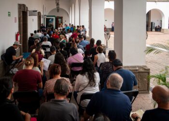 Arrancan descuentos del predial en Culiacán; atienden a 850 personas en el primer día