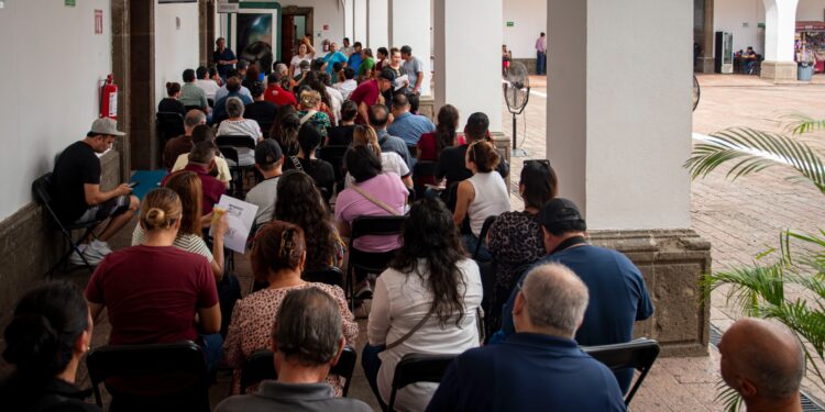 Arrancan descuentos del predial en Culiacán; atienden a 850 personas en el primer día