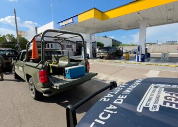 Asesinan a dos hombres en una gasolinera de la colonia Humaya
