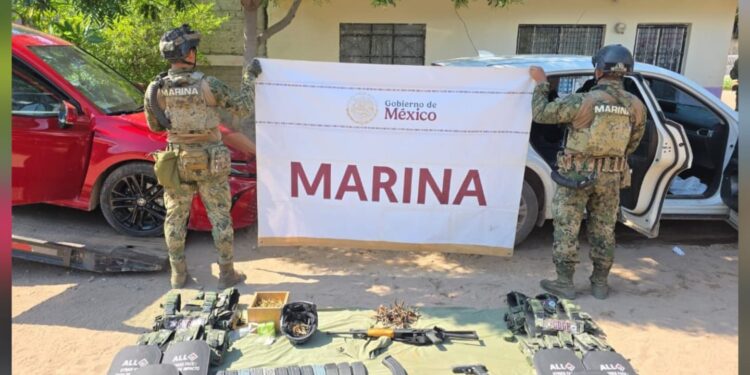 Secretaría de Marina realiza aseguramiento de presunta droga, armamento, vehículos y equipo táctico en Sinaloa