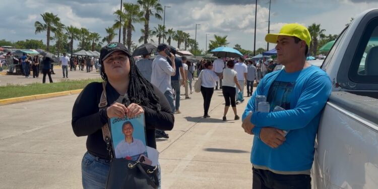 Buscadoras llevan reclamo hasta visita de Sheinbaum en Culiacán: exigen búsquedas y resultados