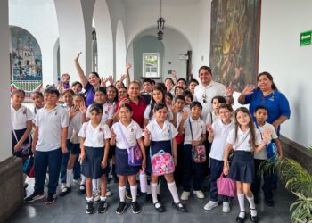 Estudiantes de la primaria Ramón F. Iturbe conocen de cerca el funcionamiento del Ayuntamiento de Culiacán