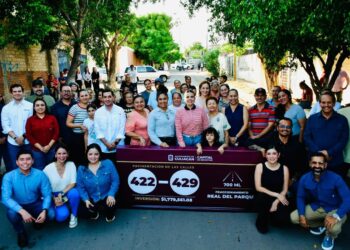 “Gobiernos del pasado nos tenían abandonados”; Real del Parque deja atrás 27 años de espera con ocho calles pavimentadas