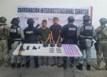 En Mazatlán, el Grupo Interinstitucional detuvo a dos hombres con armas de fuego y metanfetaminas