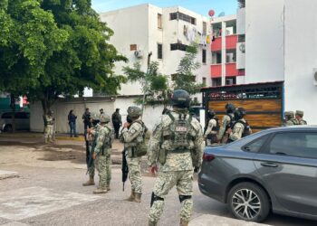 Asesinan a balazos a hombre en el tercer piso de un edificio en Infonavit Las Flores