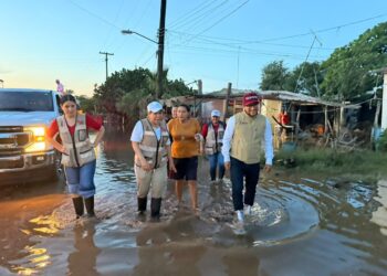 Gobierno del Estado atiende de manera inmediata a familias afectadas por inundaciones generadas por mareas en el estado