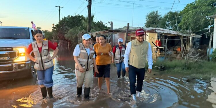 Gobierno del Estado atiende de manera inmediata a familias afectadas por inundaciones generadas por mareas en el estado