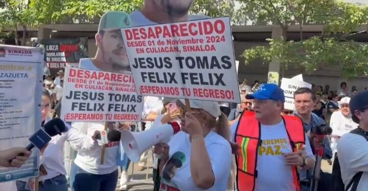 “También queremos ser escuchadas”: madre de desaparecido reclama micrófono al cierre de marcha por la paz