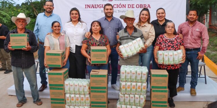 José Paz López compromete rehabilitación de camino de la comunidad de San Antonio de los Ortiz, Badiraguato