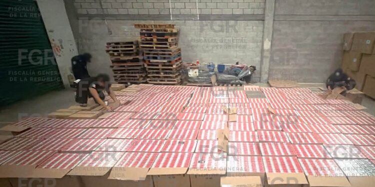 FGR lleva a proceso a tres personas luego de desmantelar centro clandestino de producción y distribución de cigarros apócrifos en Huixquilucan