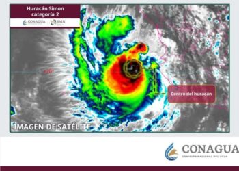 Huracán Simón se debilita a categoría 2, pero mantiene amenaza de lluvias y oleaje elevado en Sinaloa