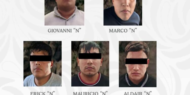 Detienen a cinco presuntos extorsionadores que instalaban falsos retenes en el Estado de México