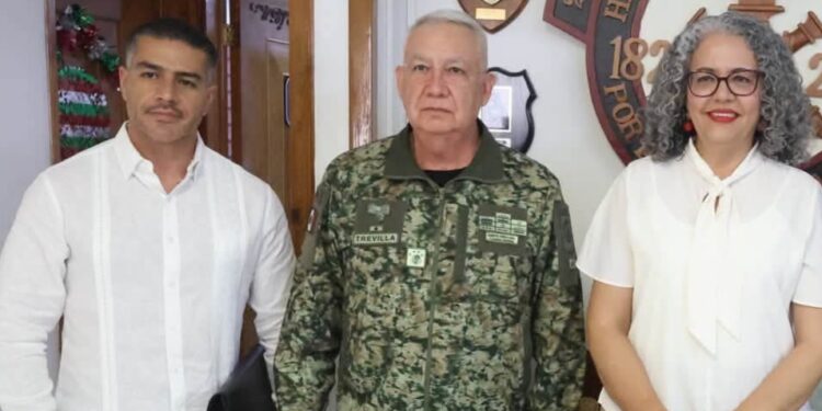 En medio de la violencia en Sinaloa, Omar García Harfuch visita Culiacán y se reúne con autoridades estatales