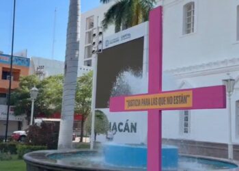 Más de 100 feminicidios en 2026: colectivo vuelve a colocar los nombres de las víctimas