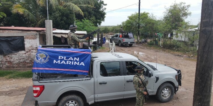 Activa SEMAR Plan Marina en auxilio de familias en comunidades costeras de Sinaloa