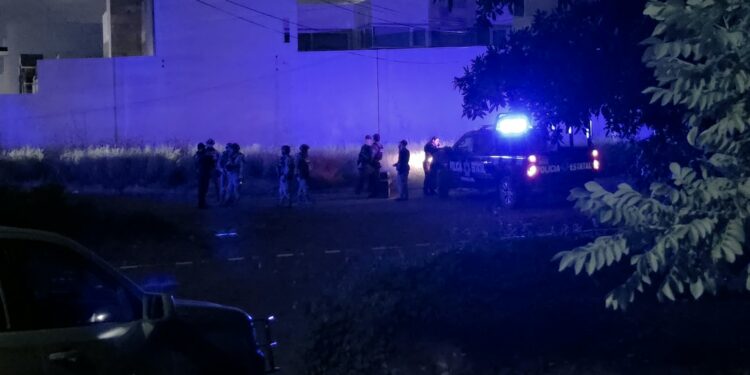 Localizan asesinado y envuelto en una cobija a joven al norte de Culiacán