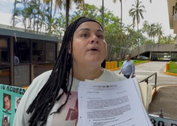 Protesta de madres buscadoras termina con joven lesionado en Palacio de Gobierno; señalan a personal de Marina