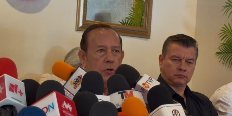Aarón Irizar cierra filas con Mario Zamora rumbo a la gubernatura de Sinaloa en 2027