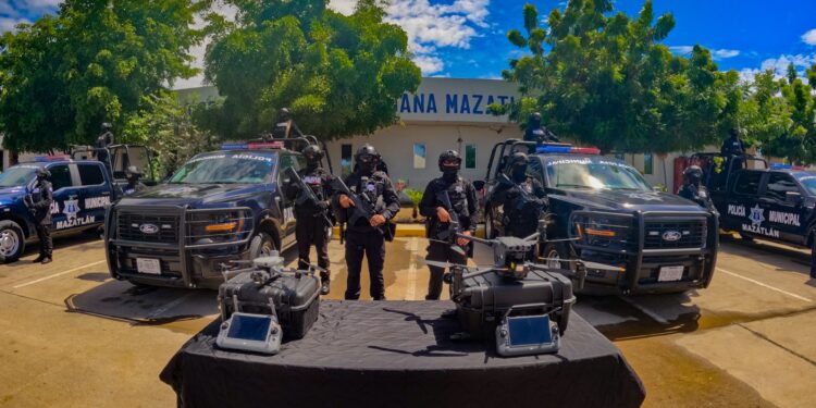 La seguridad de Mazatlán se fortalece con 29 elementos de Fuerzas Especiales del Ejército para conformar el Grupo de Operaciones Especiales de la Policía Municipal