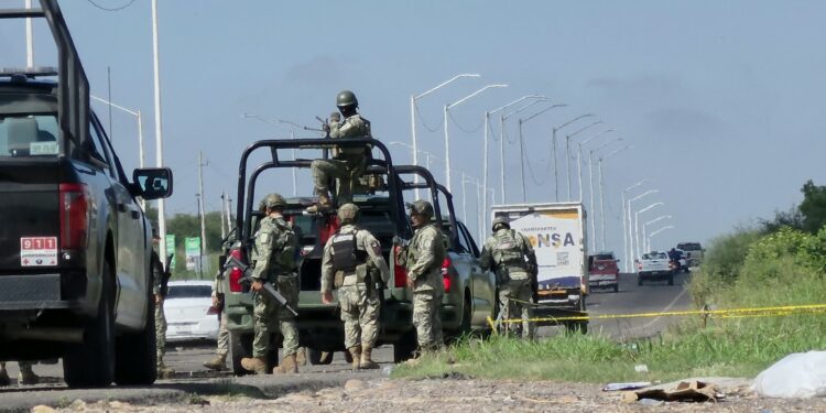 Localizan a un hombre asesinado y envuelto en plásticos junto a “La Costerita”