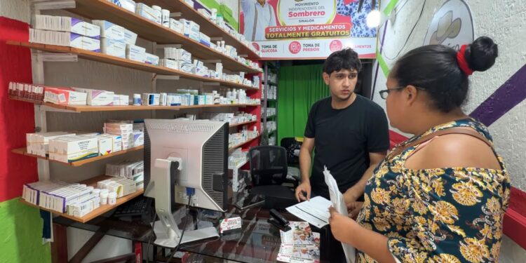 No podían pagar sus medicinas y encontraron una farmacia que las entrega gratis en Culiacán