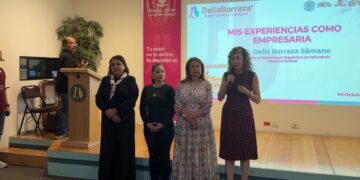 De un pequeño laboratorio a 56 sucursales: Delia Barraza comparte su historia de éxito